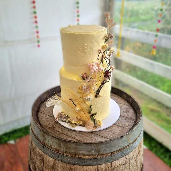 Two Tier Wedding Cake with Dried Flowers 