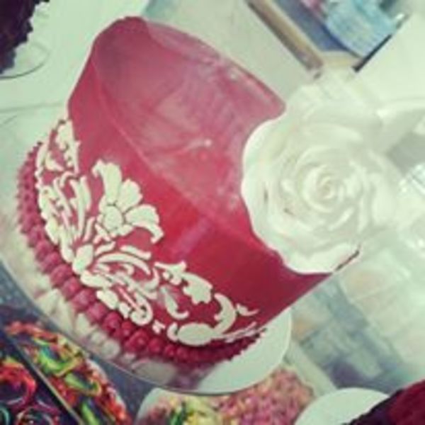 Smooth Red Stencil Cake