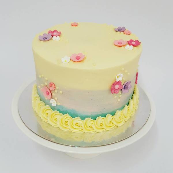 Smooth Three Colour with Flowers Cake