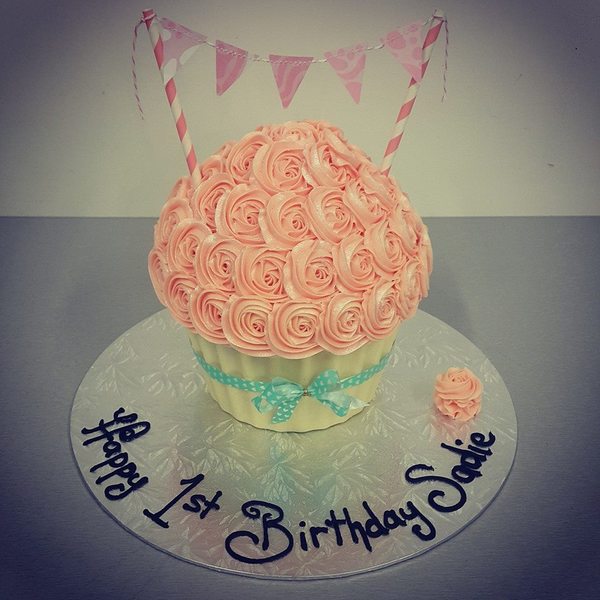 Light Pink Roses with Bunting and White Chocolate Case
