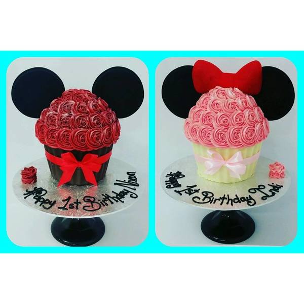 Micky and Minnie Mouse Giant Cupcakes
